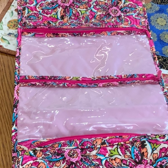 ‼️ Vera Bradley travel cosmetic bag.  Like new! - Picture 5 of 6